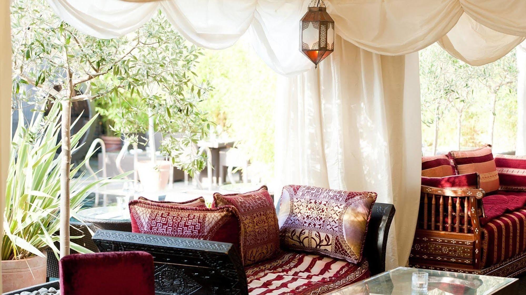 Готель Crazy Bear Біконсфілд Екстер'єр фото A Moroccan interior